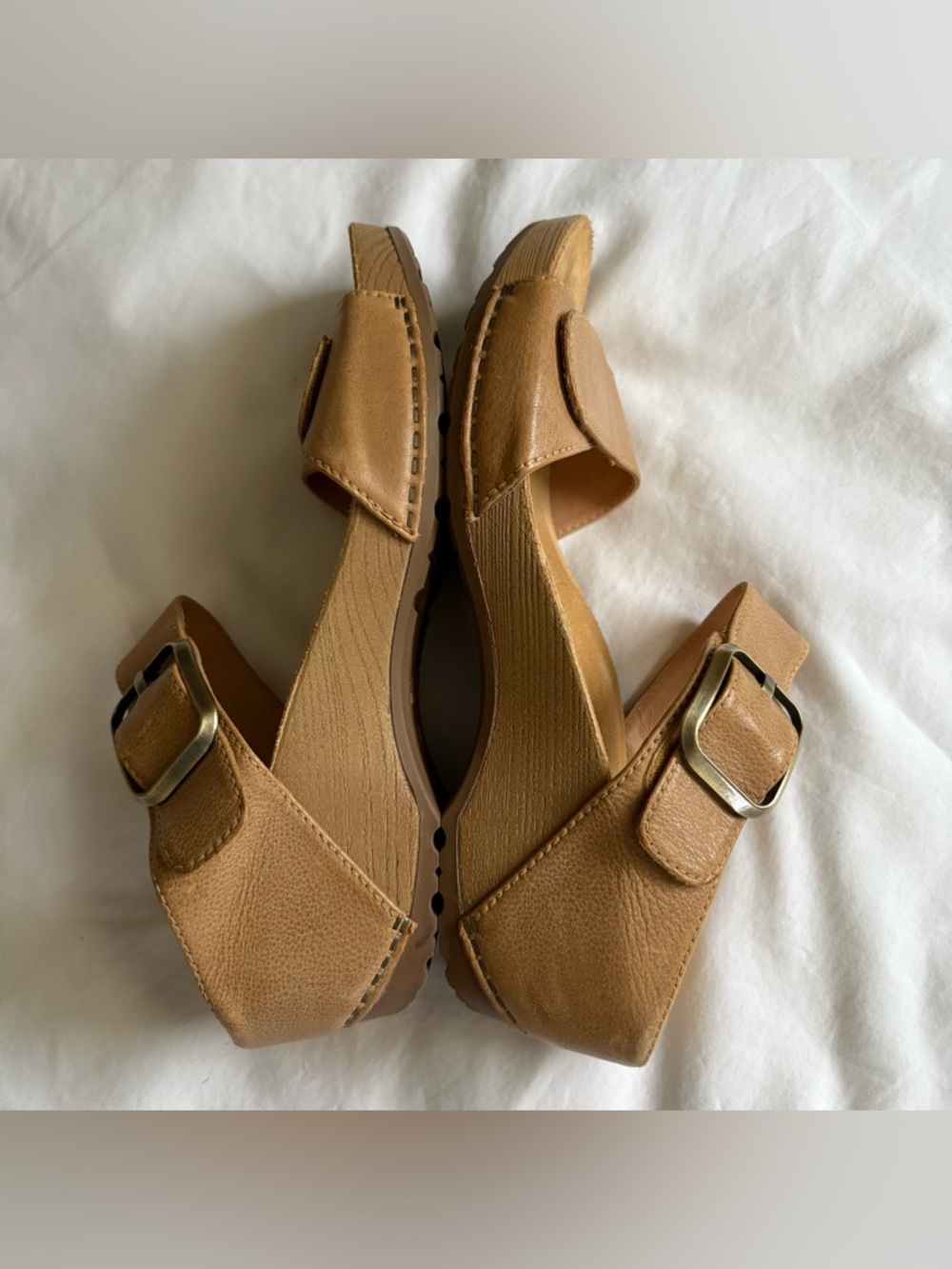 Size 39 Dansko Tan Tanya Slip-On Wedge Sandal - Picture 3 of 6
